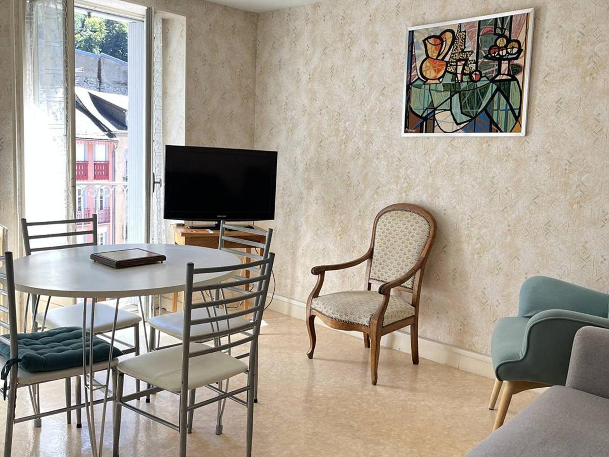 Appartement T3 Chaleureux Au Centre De Cauterets, 4 Couchages, Balcon Sud, Proche Thermes Et Telecabine - Fr-1-234-132 Exterior photo