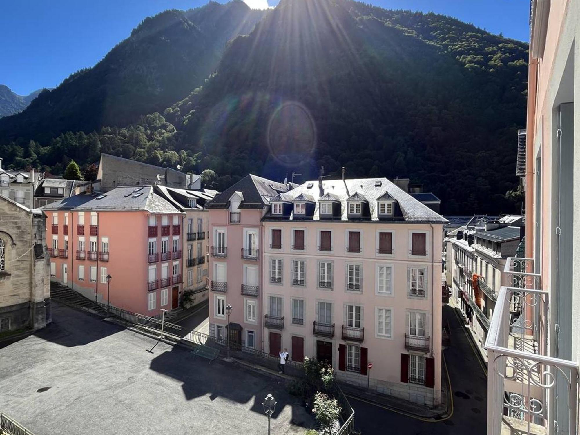 Appartement T3 Chaleureux Au Centre De Cauterets, 4 Couchages, Balcon Sud, Proche Thermes Et Telecabine - Fr-1-234-132 Exterior photo